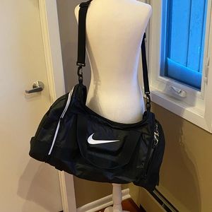 Nike basketball crossbody bag